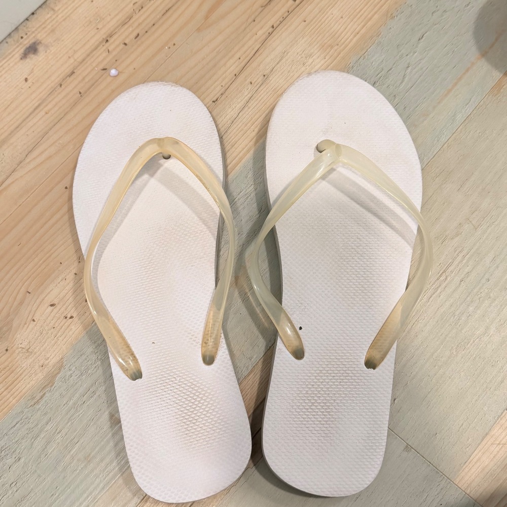 Unbranded White Flip Flop Sandals Size 8 Clear Straps Casual Beach Shoes